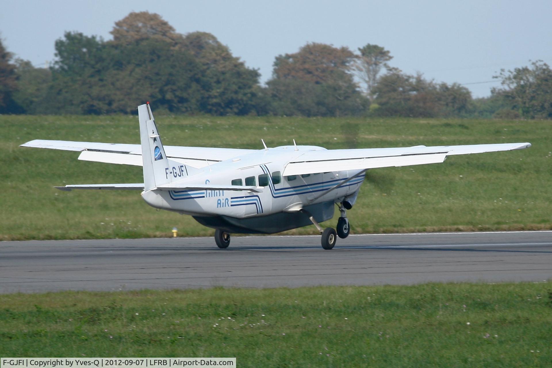 F-GJFI, 1990 Cessna 208B Grand Caravan C/N 208B-0230, Cessna 208B Grand Caravan, Landing rwy 07R, Brest-Guipavas Airport (LFRB-BES)