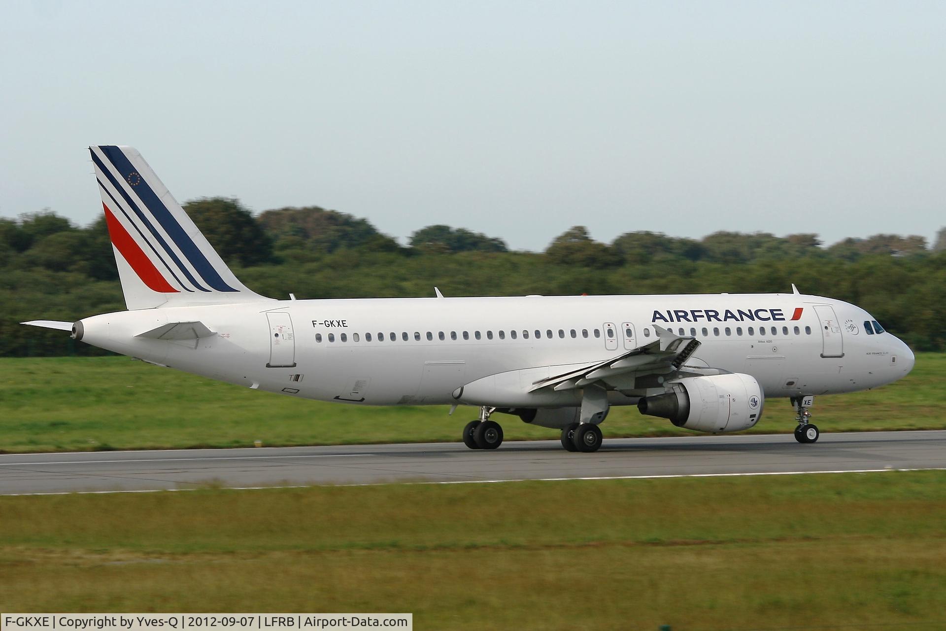 F-GKXE, 2002 Airbus A320-214 C/N 1879, Airbus A320-214, Take off rwy 07R, Brest-Guipavas Airport (LFRB-BES)