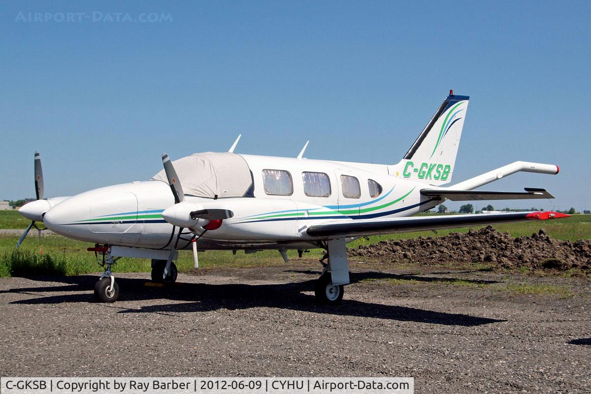 C-GKSB, 1968 Piper PA-31-310 Navajo Navajo C/N 31-268, Piper PA-31-310 Navajo [31-268] St. Hubert~C 09/06/2012