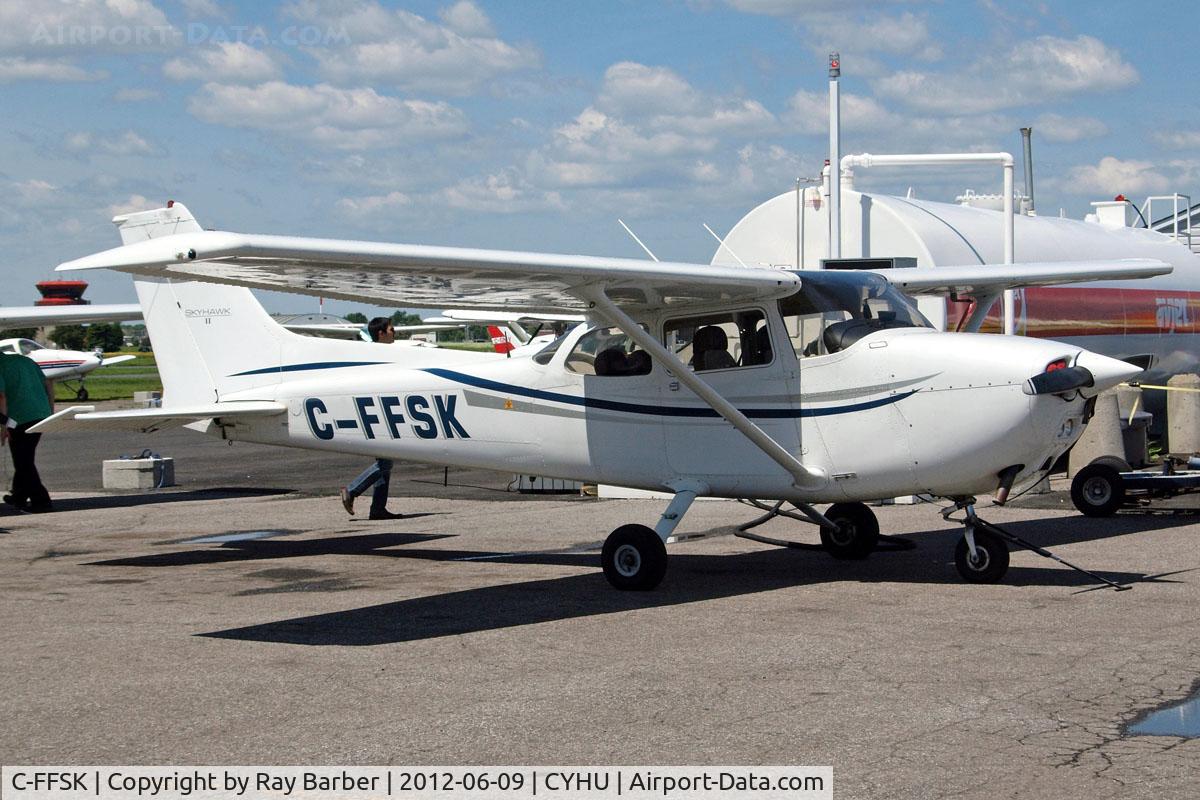 C-FFSK, 1978 Cessna 172N Skyhawk II C/N 17270860, Cessna 172N Skyhawk [172-70860] St. Hubert~C 09/06/2012