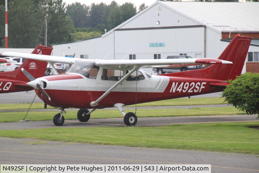 N492SF, 1976 Cessna 172N C/N 17268310, N492SF Cessna 172 at Harvey Field, WA