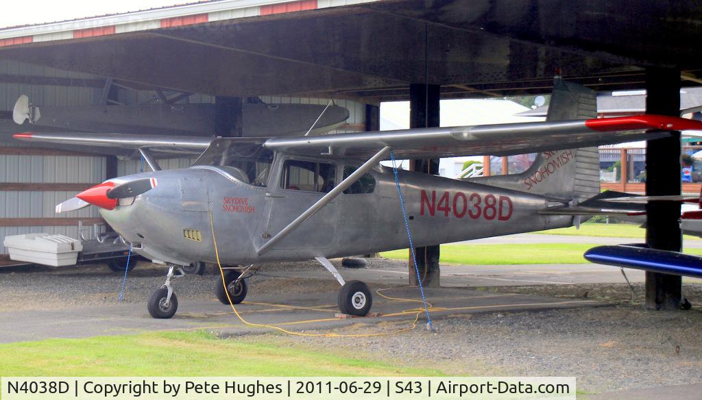 N4038D, Cessna 182 Skylane C/N 34738, N4038D Cessna 182 at Harvet Field, WA