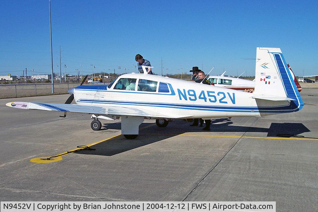 N9452V, 1970 Mooney M20C Ranger C/N 700052, N9452V Mooney M20C FWS 12.12.04