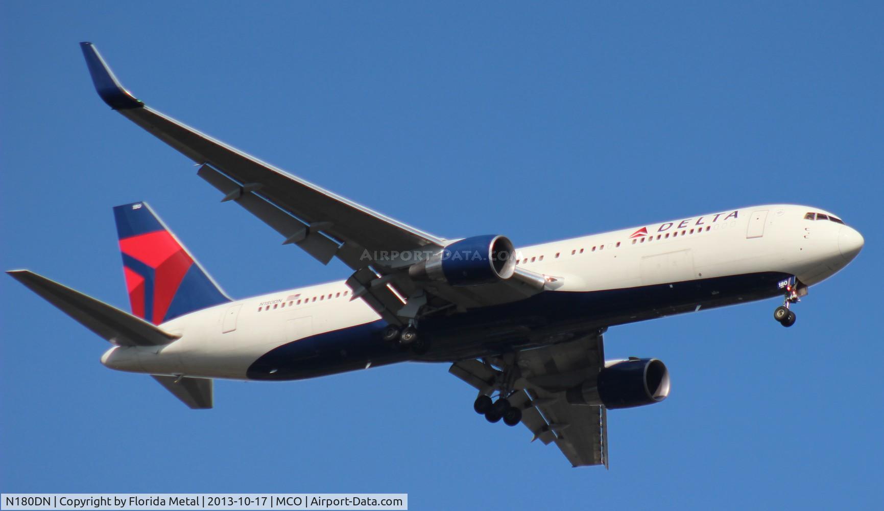 N180DN, 1992 Boeing 767-332 C/N 25985, Delta 767-300