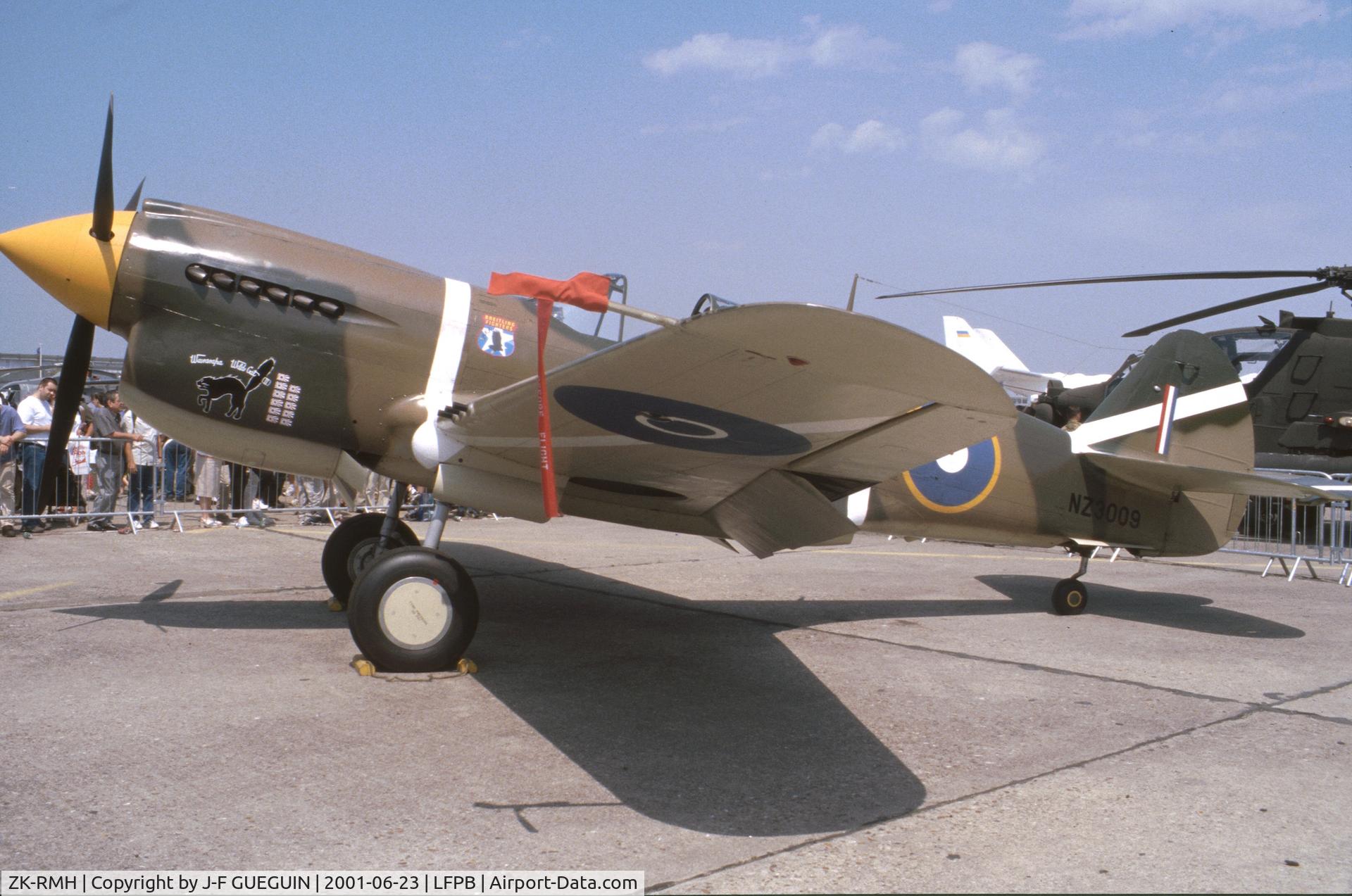 ZK-RMH, 1941 Curtiss P-40E Kittyhawk 1A C/N 19669, On display at 2001 Paris-Le Bourget airshow.