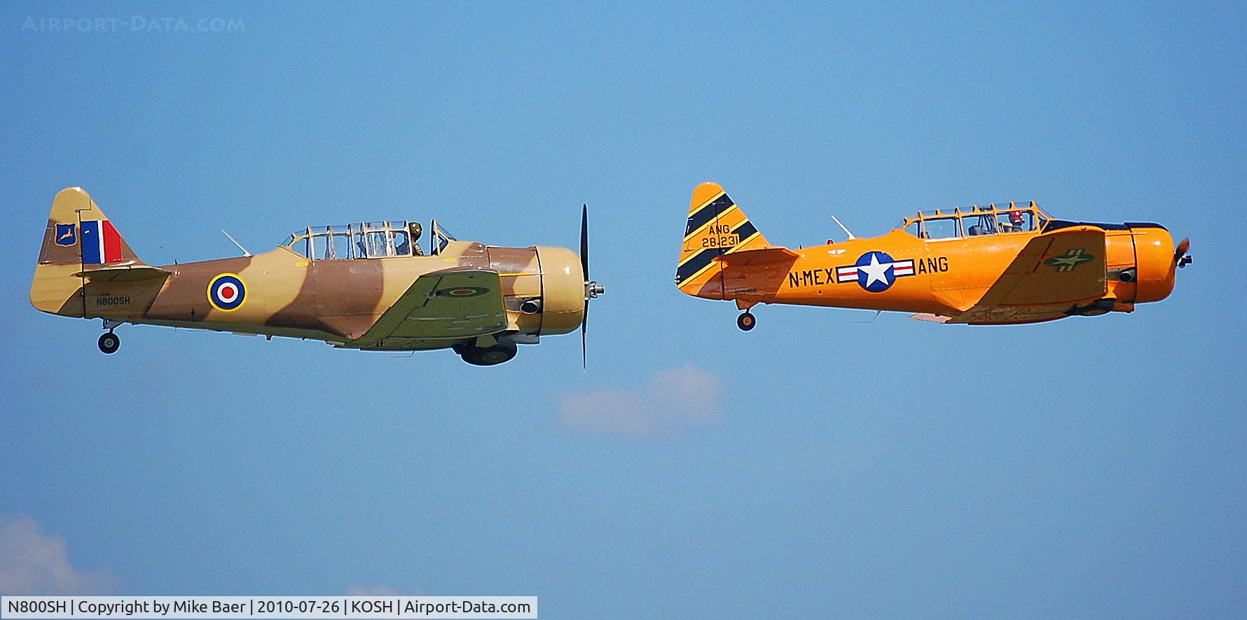 N800SH, 1943 North American AT-6D C/N 8814945, N800SH @ OSH