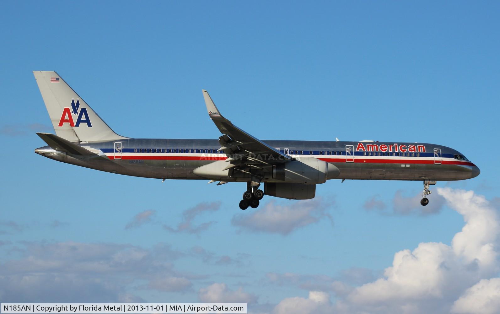 N185AN, 2001 Boeing 757-223 C/N 32379, American 757-200