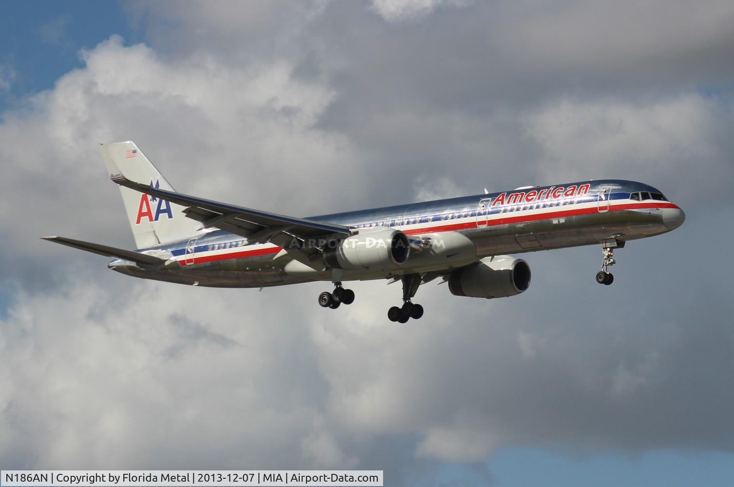 N186AN, 2001 Boeing 757-223 C/N 32380, American 757-200