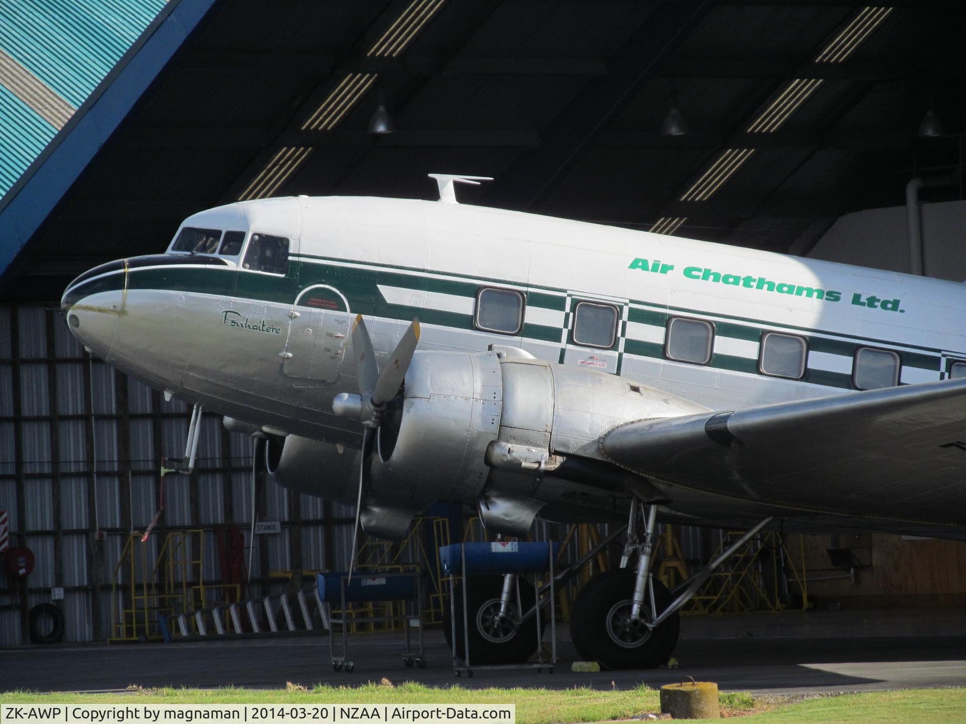 ZK-AWP, 1945 Douglas DC-3 (C-47B-30-DK) C/N 33135, Close up of front bits