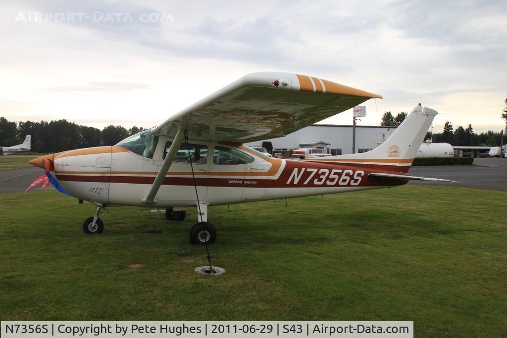 N7356S, 1976 Cessna 182P Skylane C/N 18265147, N7356S Cessna 182 at Harvey Field, WA
