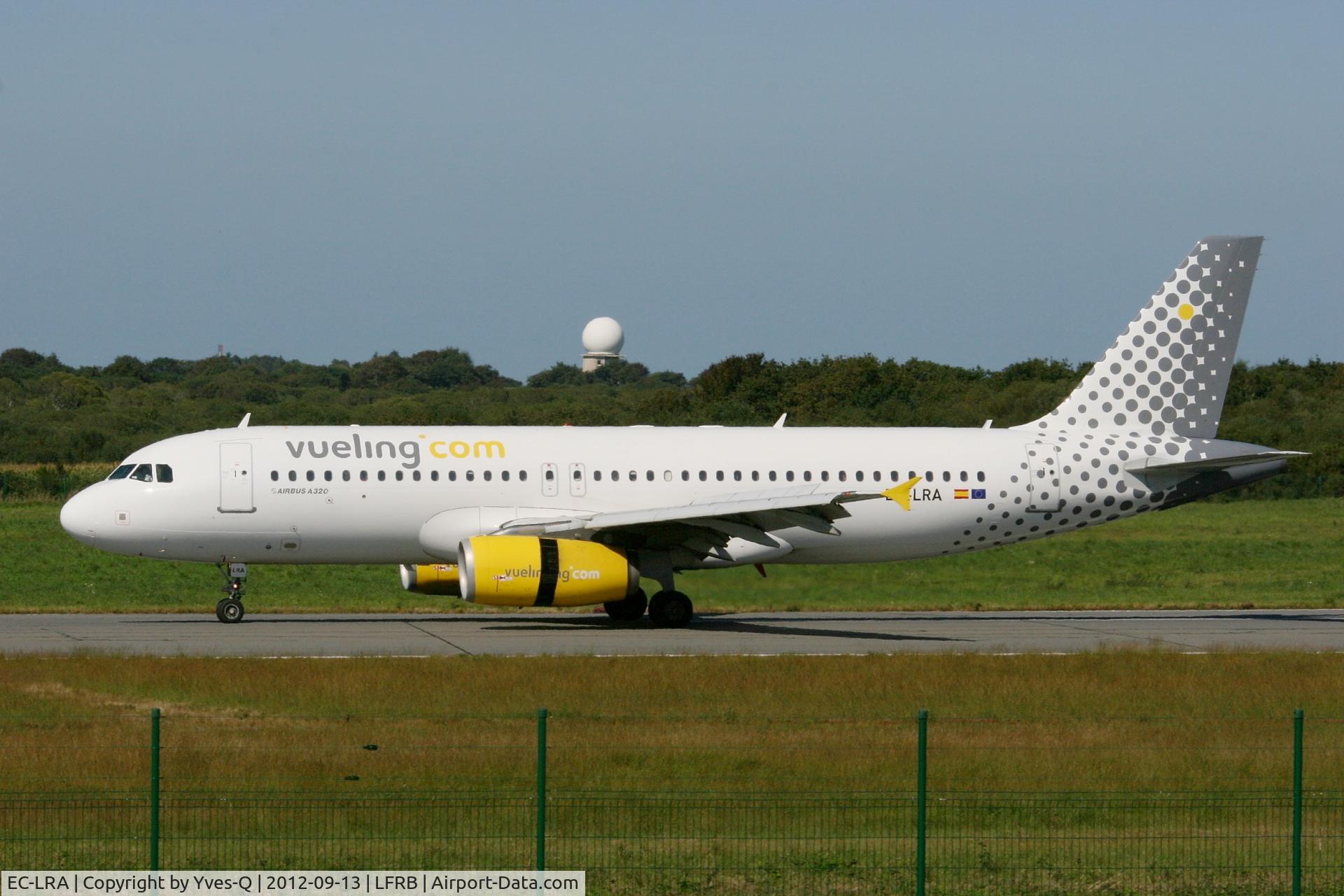 EC-LRA, 2005 Airbus A320-232 C/N 2479, Airbus A320-232, Taxiing to holding point Rwy 07R, Brest-Guipavas Airport (LFRB-BES)