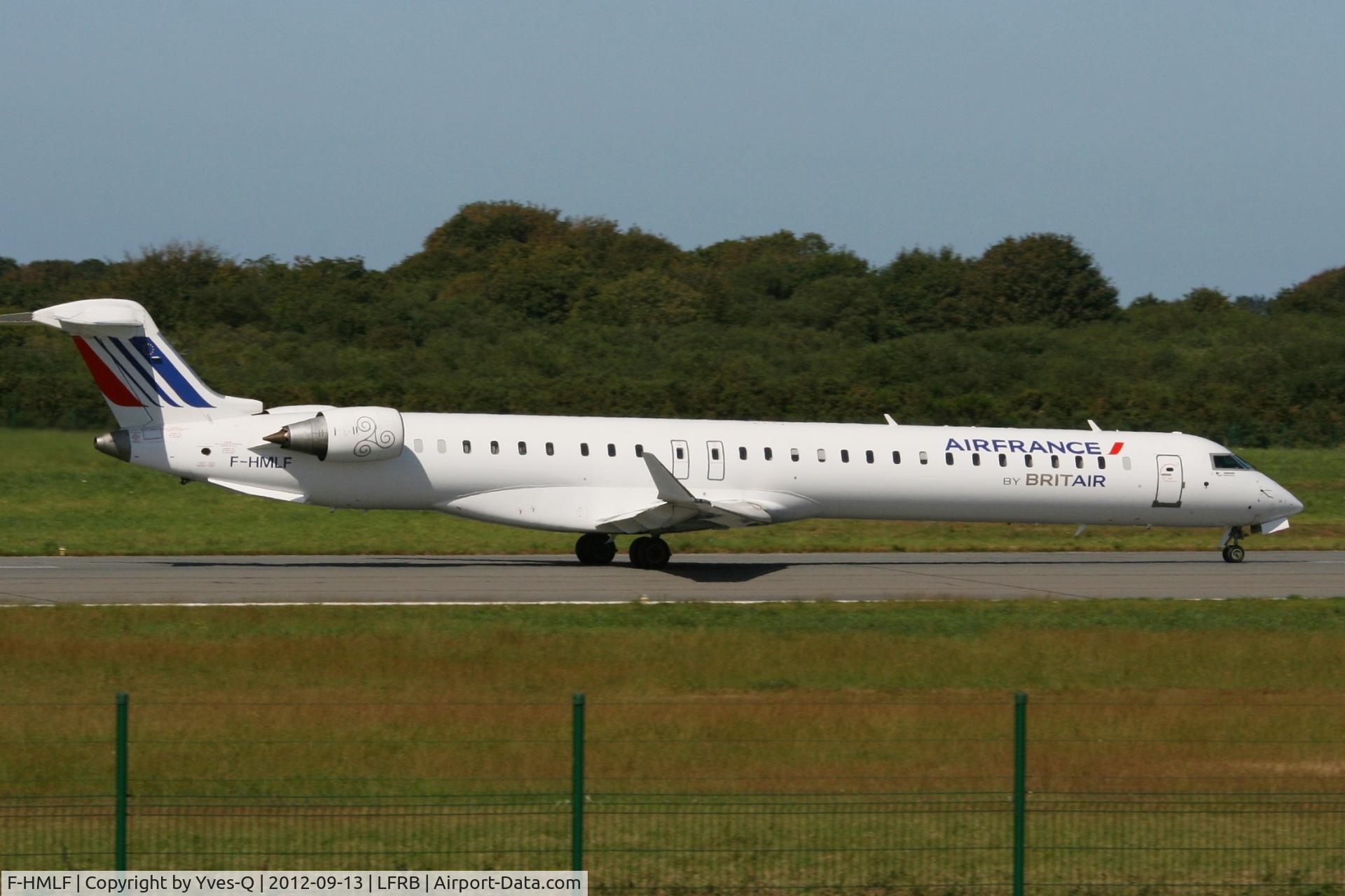 F-HMLF, 2010 Bombardier CRJ-1000EL NG (CL-600-2E25) C/N 19010, Canadair Regional Jet CRJ-1000, Take off Rwy 07R, Brest-Guipavas Airport (LFRB-BES)
