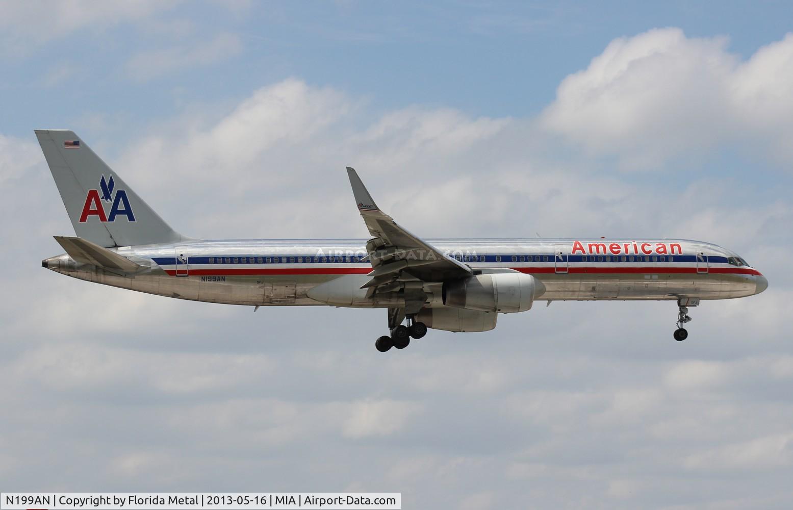 N199AN, 2001 Boeing 757-223 C/N 32393, American 757-200