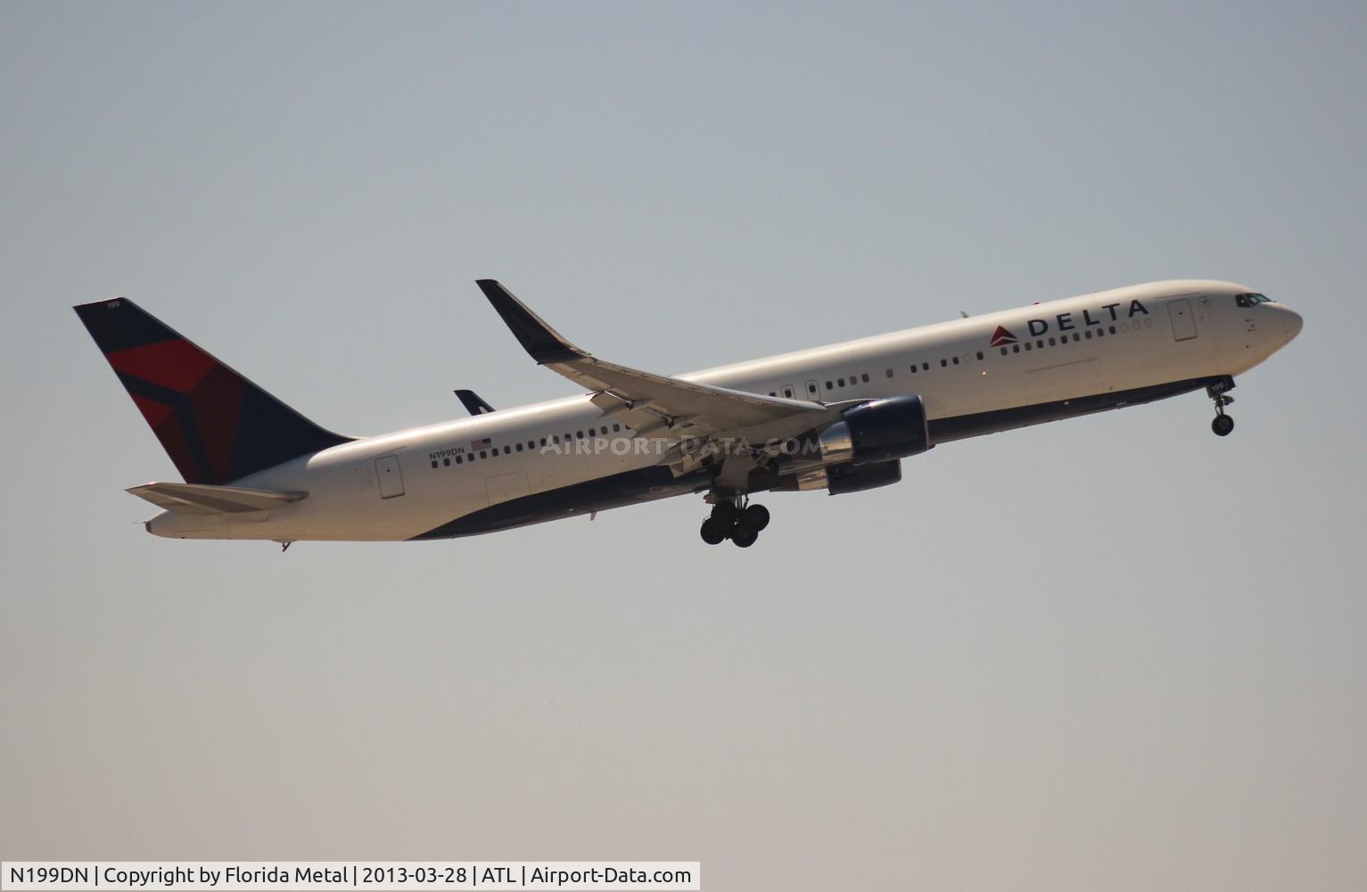 N199DN, 1998 Boeing 767-332/ER C/N 28456, Delta 767-300