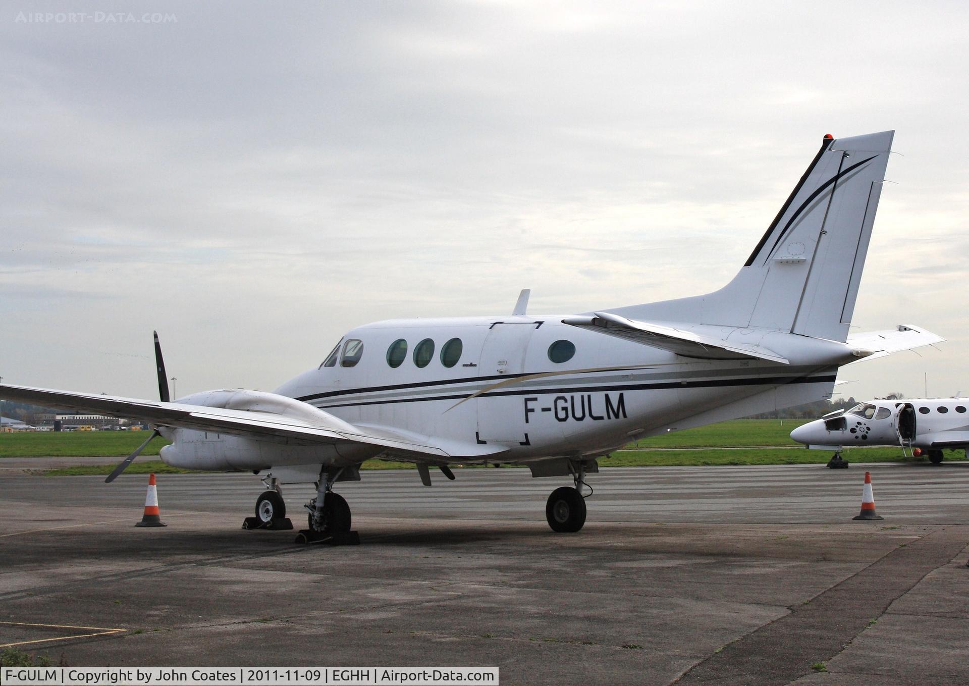 F-GULM, 1980 Beech C90A King Air C/N LJ-1226, At Sigs