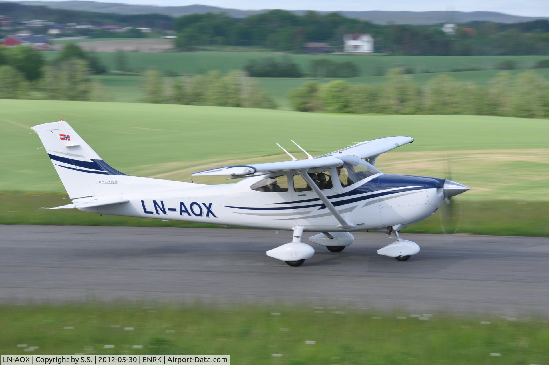 LN-AOX, 2005 Cessna 182T Skylane C/N 18281556, LN-AOX at Rakkestad, Norway