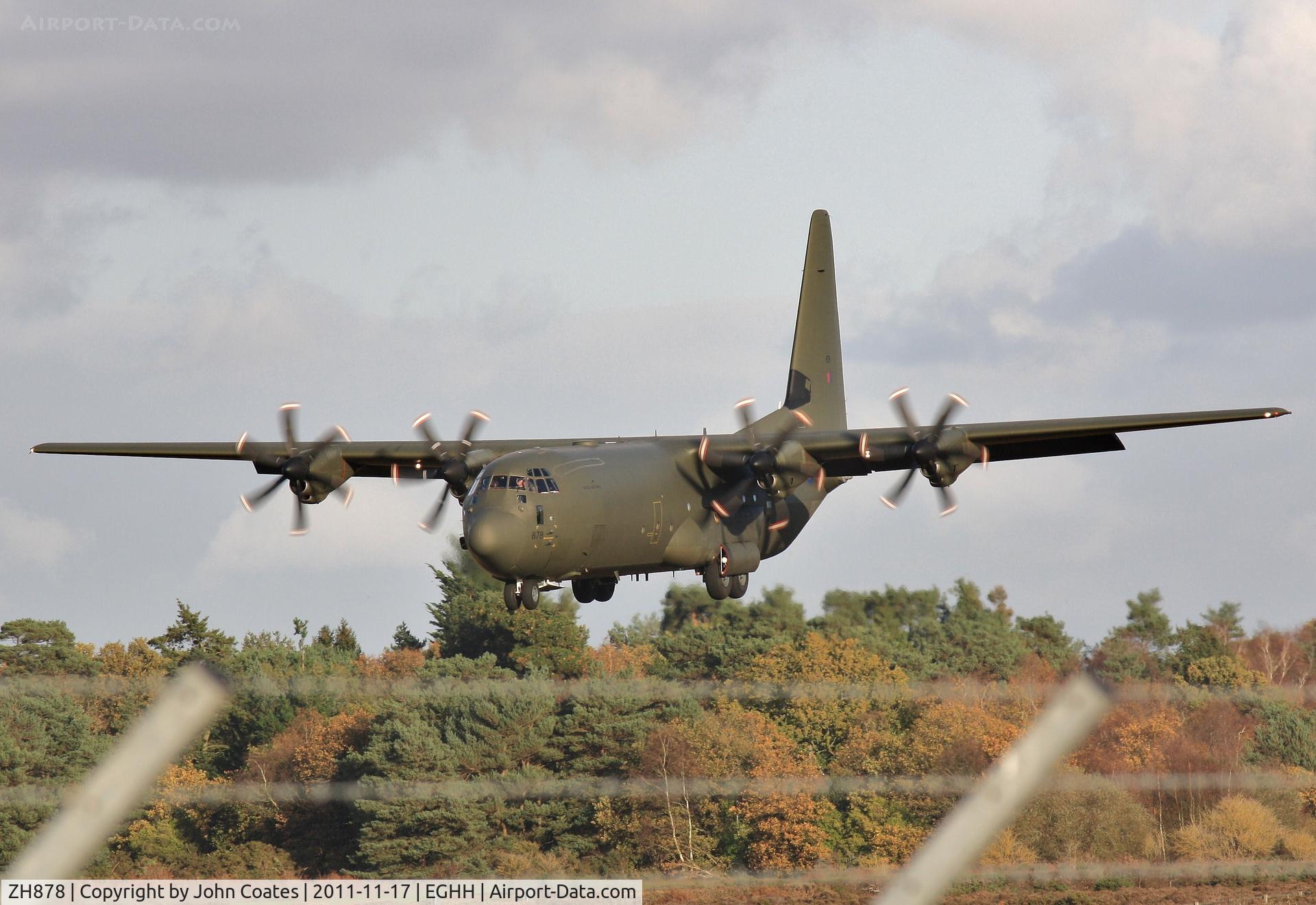 ZH878, 1998 Lockheed Martin C-130J-30 Hercules C.4 C/N 382-5462, Low finals