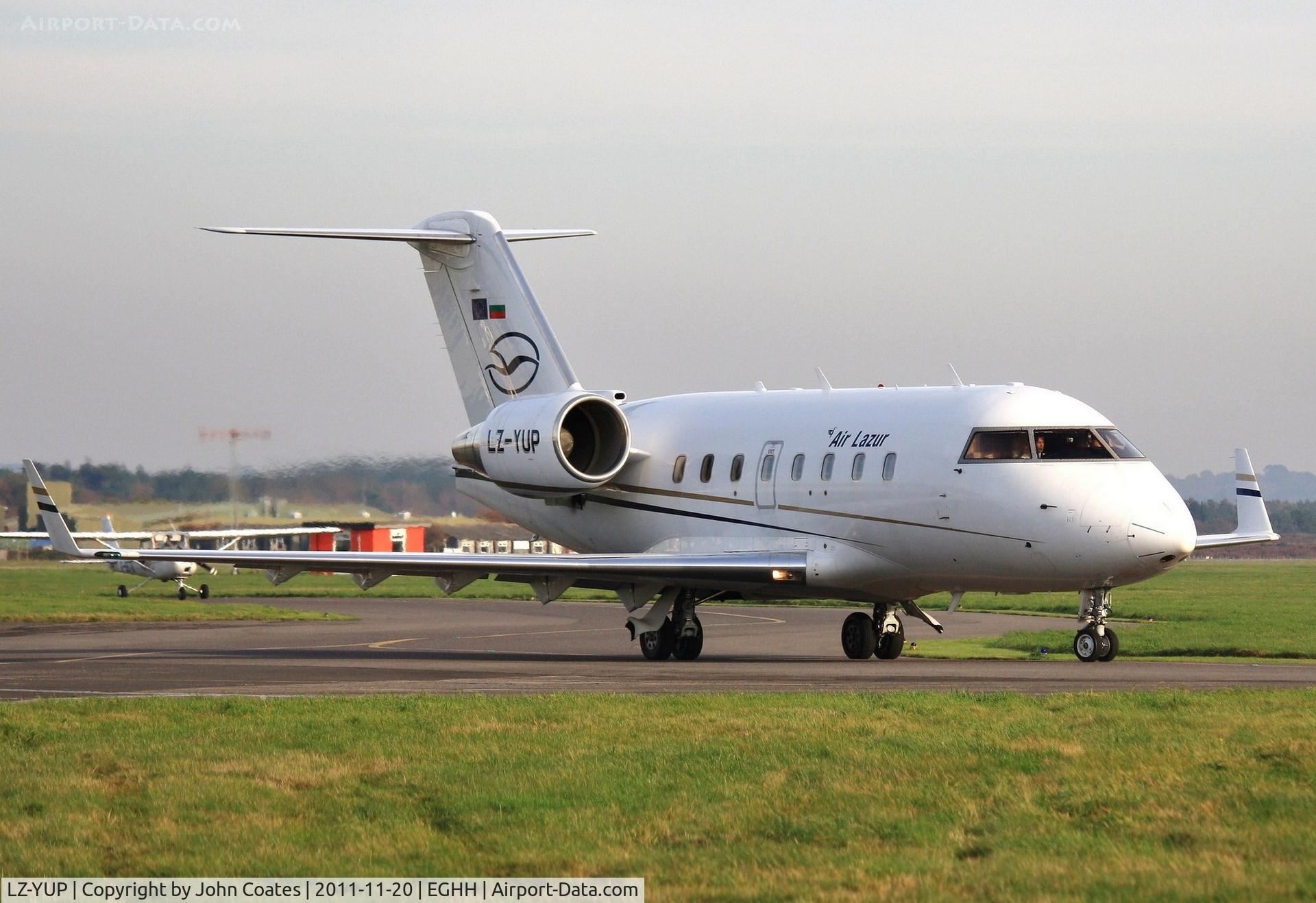 LZ-YUP, 2004 Bombardier Challenger 604 (CL-600-2B16) C/N 5602, Departing