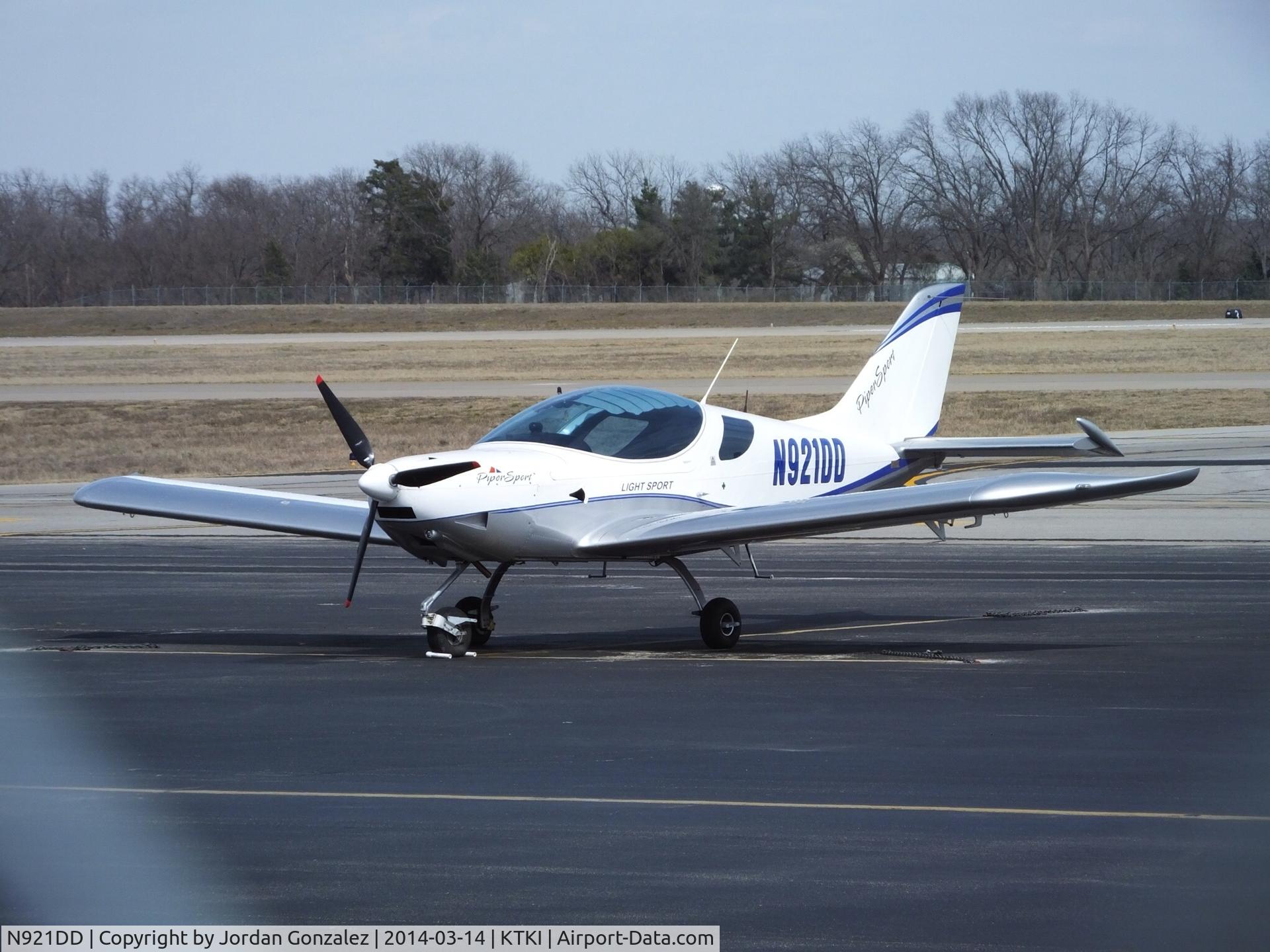 N921DD, SportCruiser (PiperSport) Piper Sport C/N P1001074, N921DD taken after I flew for about 2 hours.