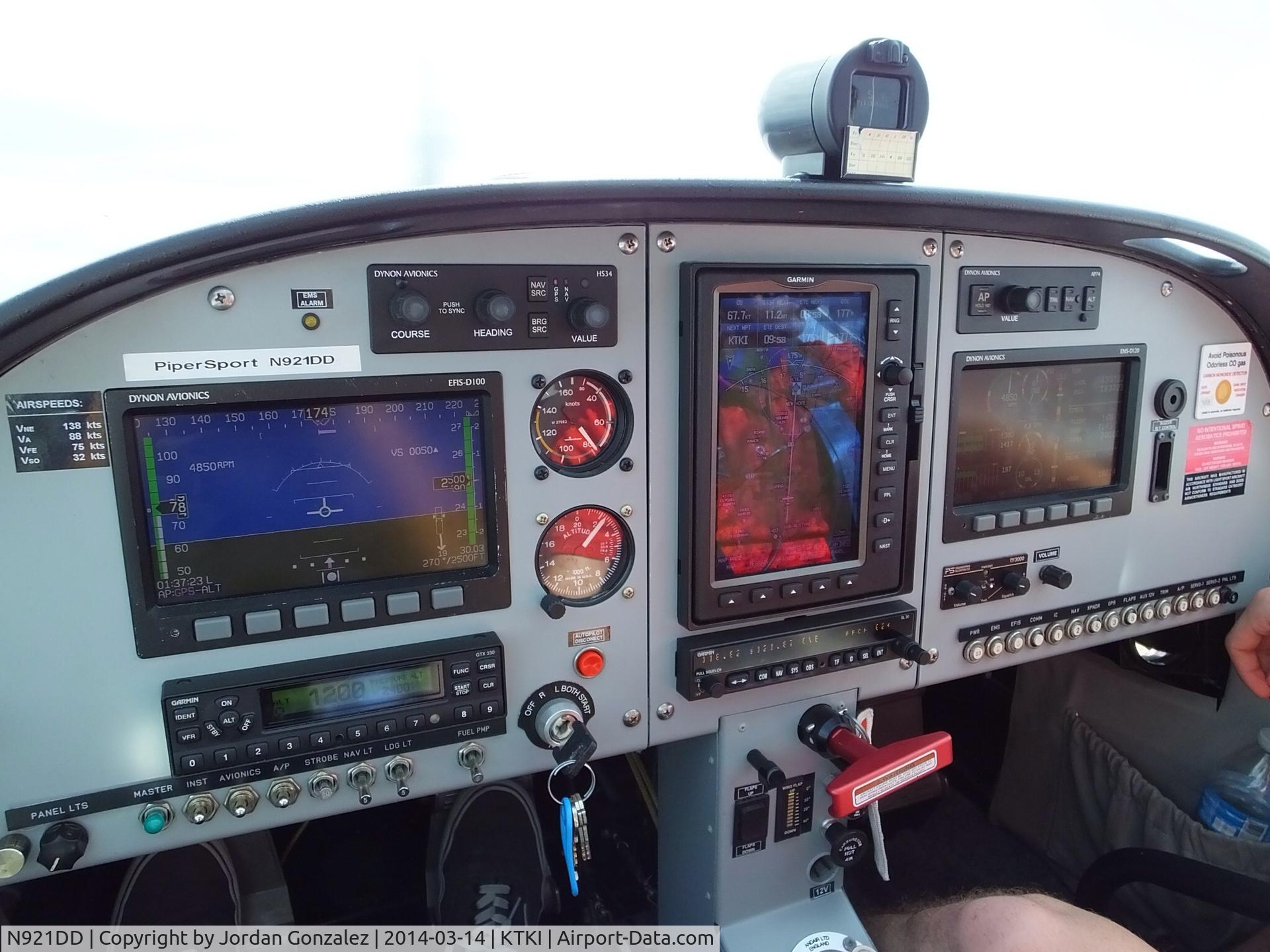 N921DD, SportCruiser (PiperSport) Piper Sport C/N P1001074, Cockpit of N921DD.