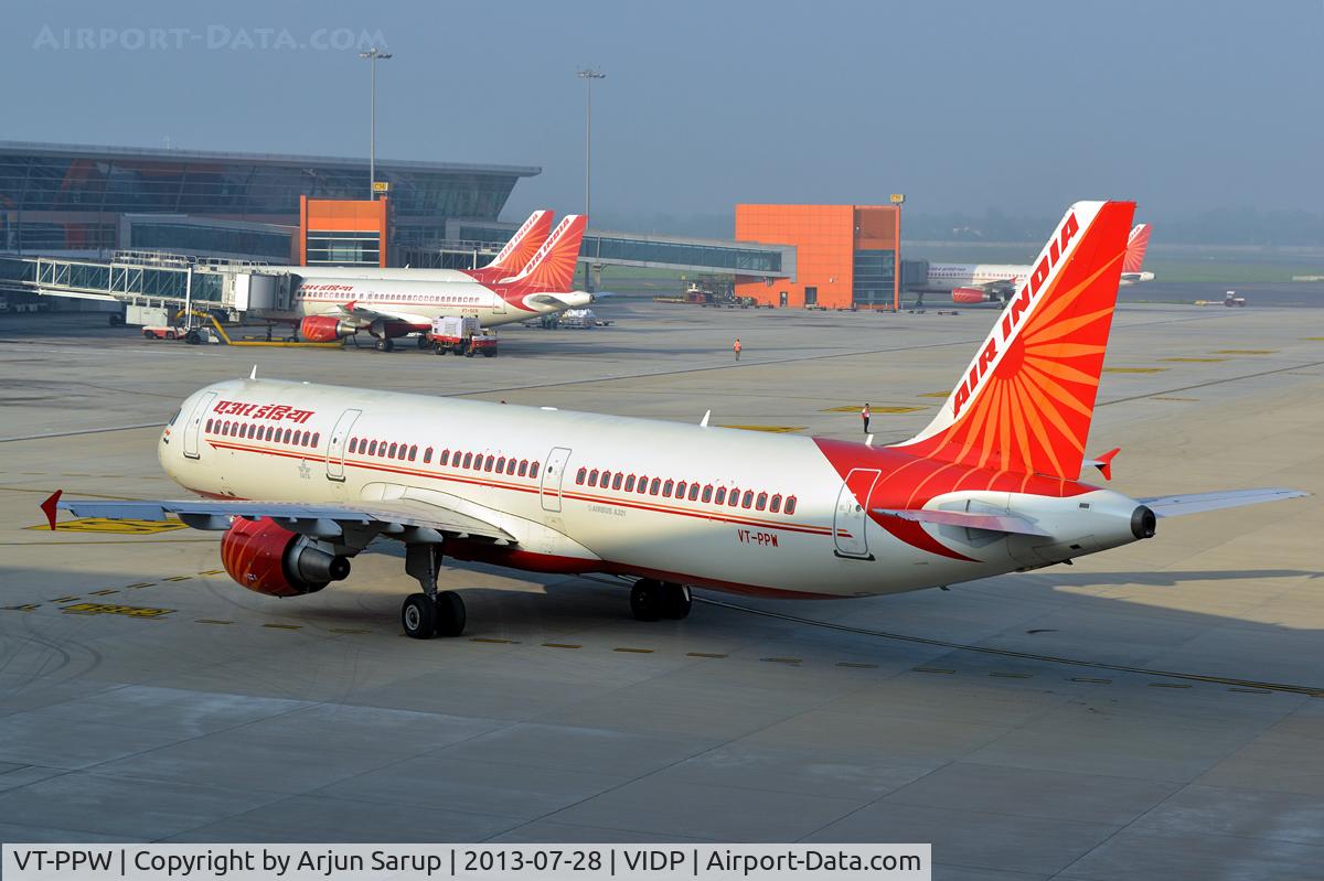 VT-PPW, 2010 Airbus A321-111 C/N 4155, Morning departure from IGIA T-3 as the sun shines on AI's distinctive Konark tail.