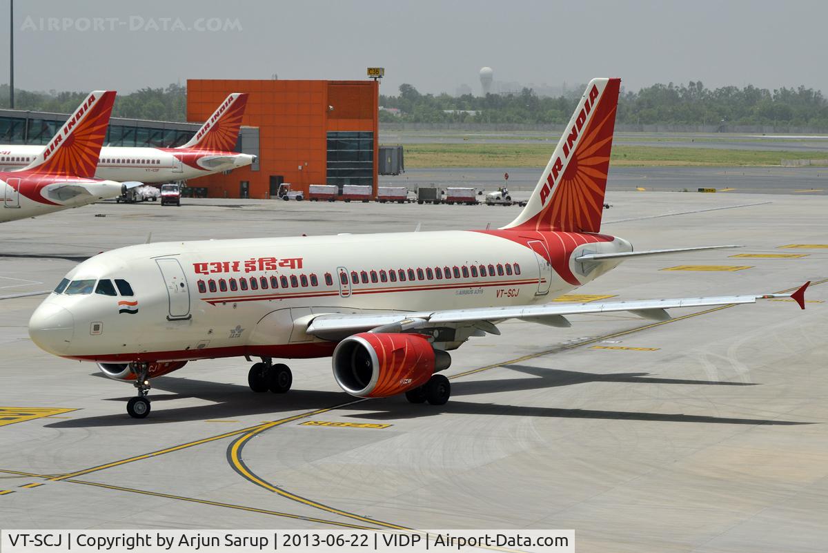 VT-SCJ, 2007 Airbus A319-112 C/N 3305, Taxiing into IGIA T-3.