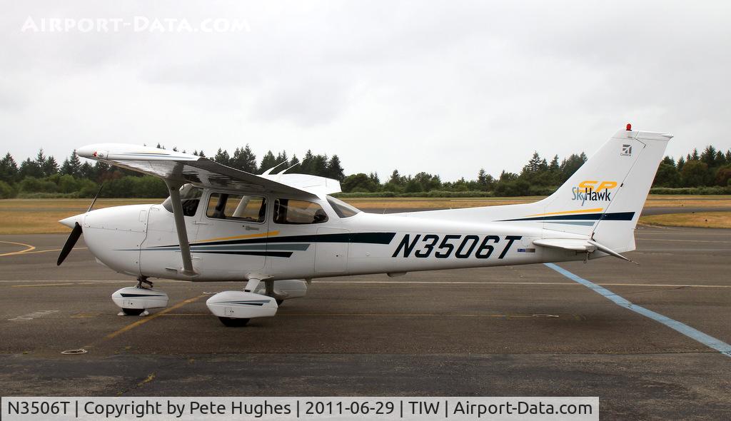 N3506T, 2001 Cessna 172S C/N 172S8962, N3506T Cessna 172 at Tacoma Narrows, WA
