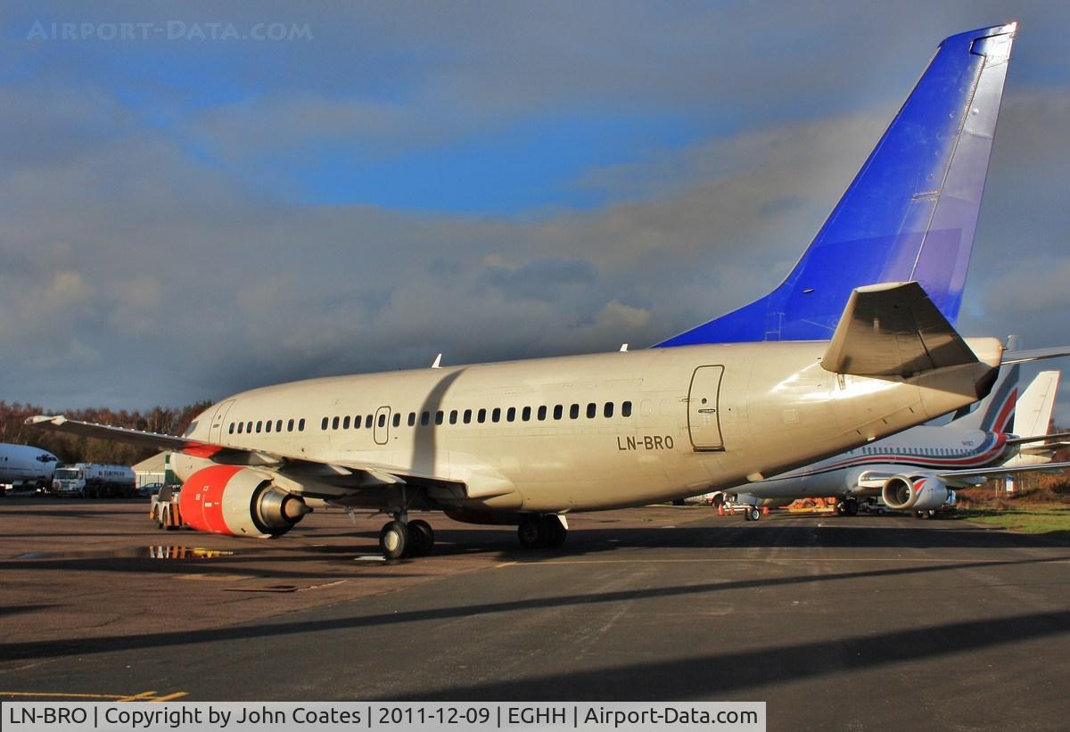 LN-BRO, 1991 Boeing 737-505 C/N 24647, Arriving at European