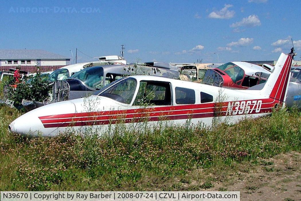 N39670, 1978 Piper PA-44-180 Seminole C/N 44-7995022, Piper PA-44-180 Seminole [44-7995022] Edmonton-Villeneuve~C 24/07/2008