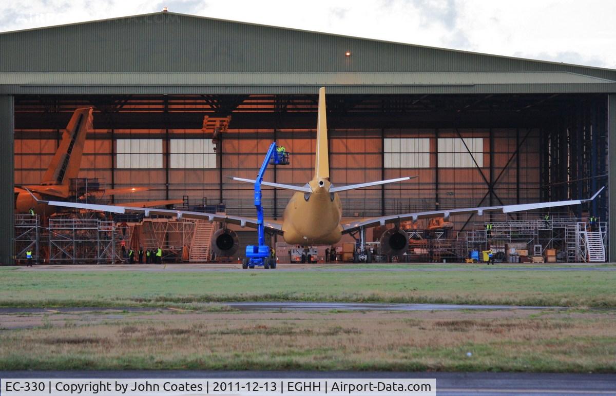 EC-330, 2011 Airbus KC3 Voyager (A330-243MRTT) C/N 1275, Snug fit