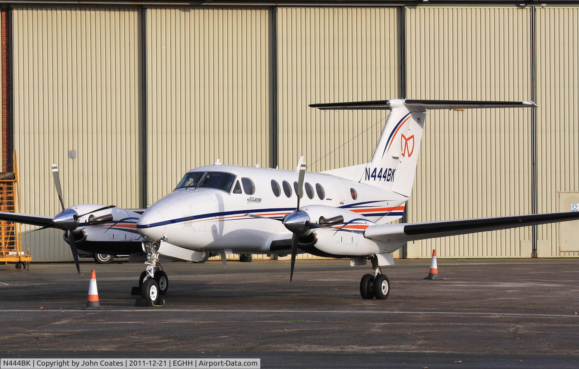 N444BK, 1996 Beech B200 King Air C/N BB-1332, At Sigs