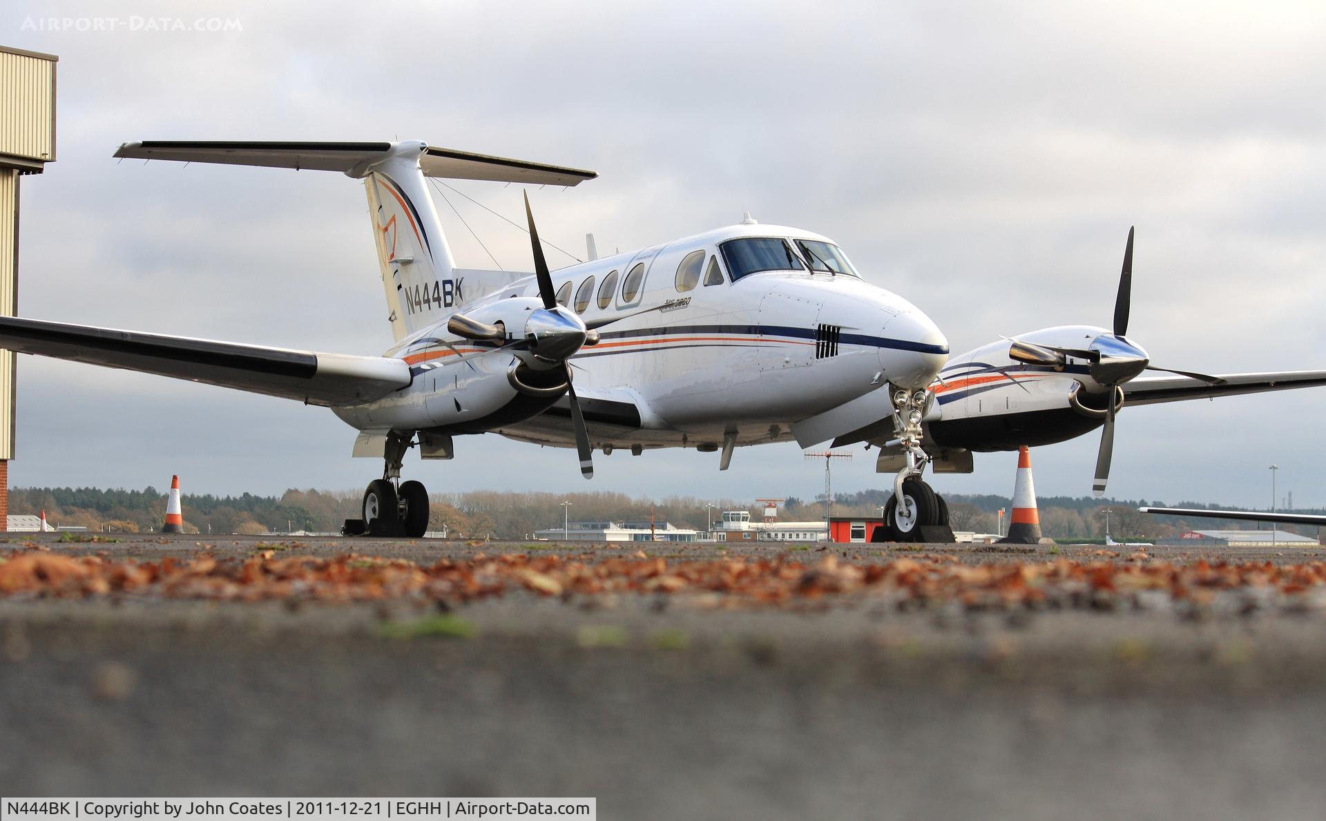 N444BK, 1996 Beech B200 King Air C/N BB-1332, At Sigs
