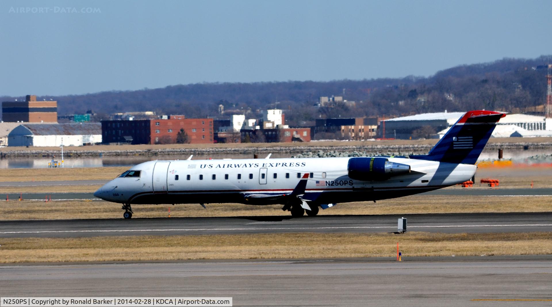 N250PS, 2004 Bombardier CRJ-200ER (CL-600-2B19) C/N 7929, Landing roll National