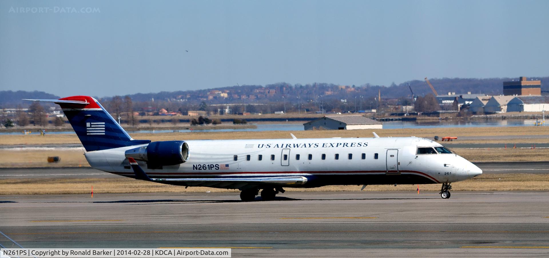 N261PS, 2004 Bombardier CRJ-200ER (CL-600-2B19) C/N 7959, Taxi National
