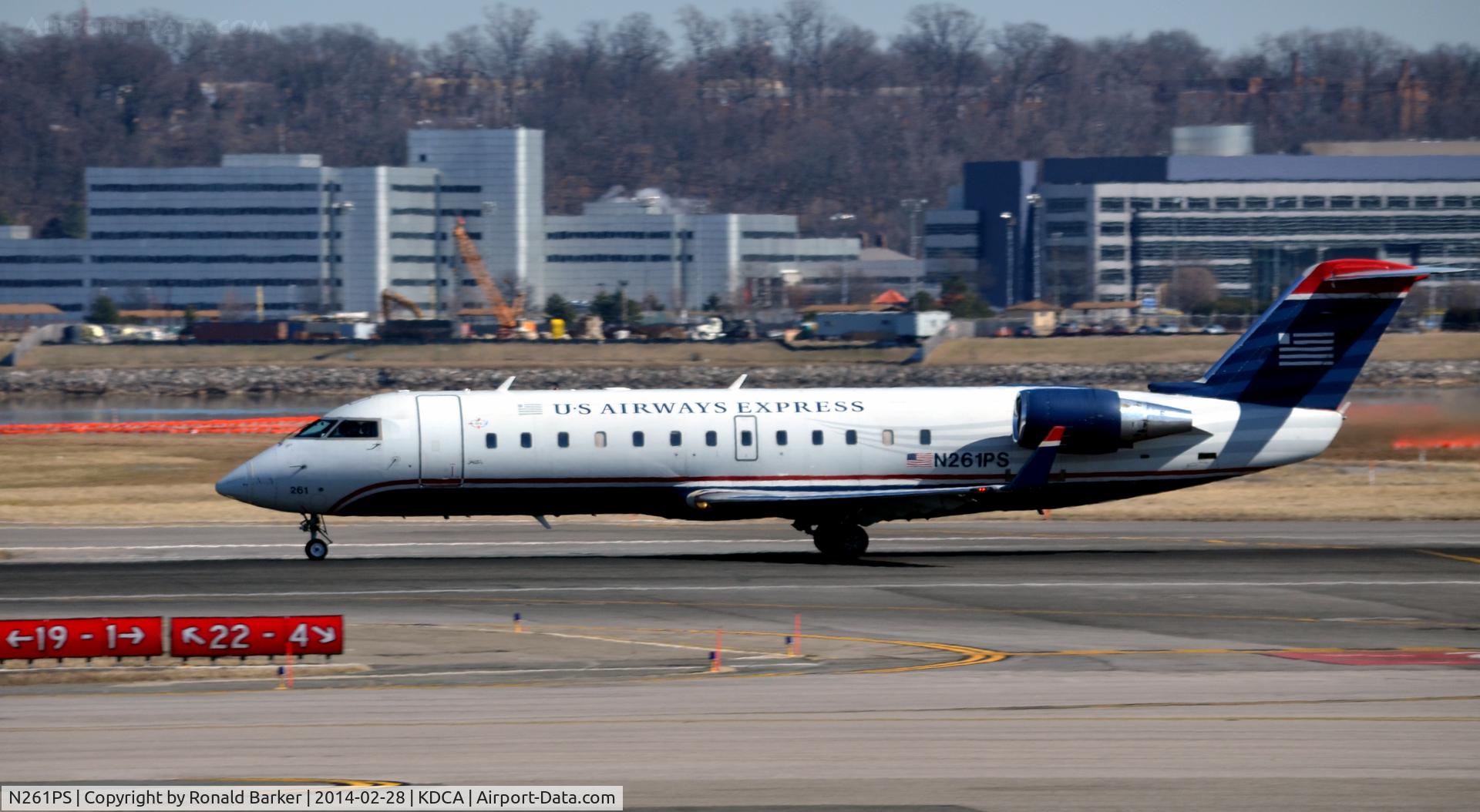 N261PS, 2004 Bombardier CRJ-200ER (CL-600-2B19) C/N 7959, Takeoff roll National