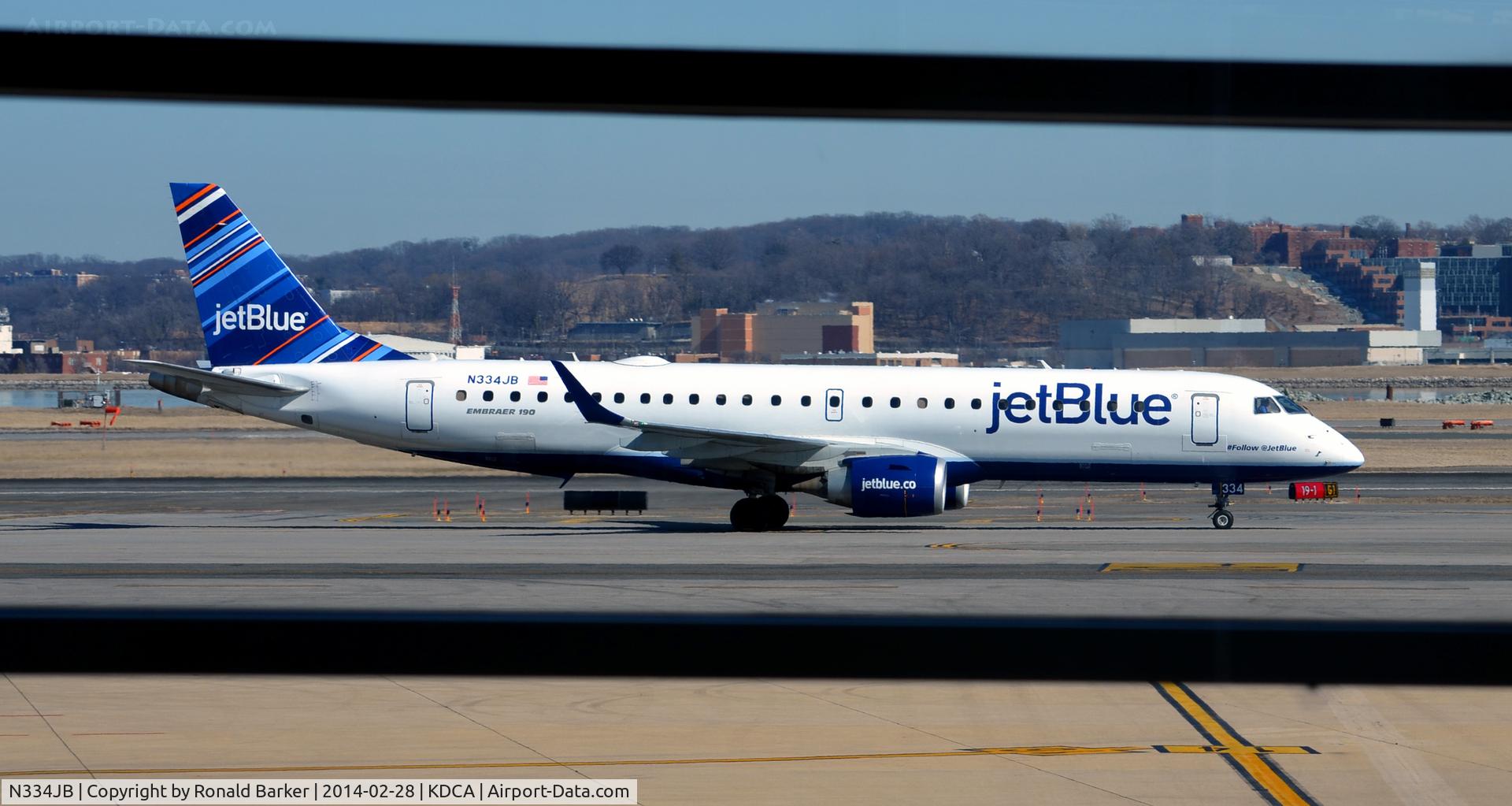 N334JB, Embraer ERJ-190-100 IGW 190AR C/N 19000446, Taxi to parking National