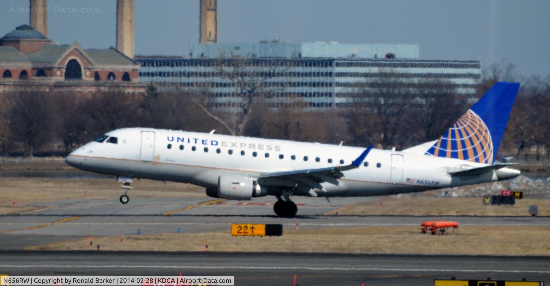 N656RW, 2005 Embraer 170SE (ERJ-170-100SE) C/N 17000113, Landing National