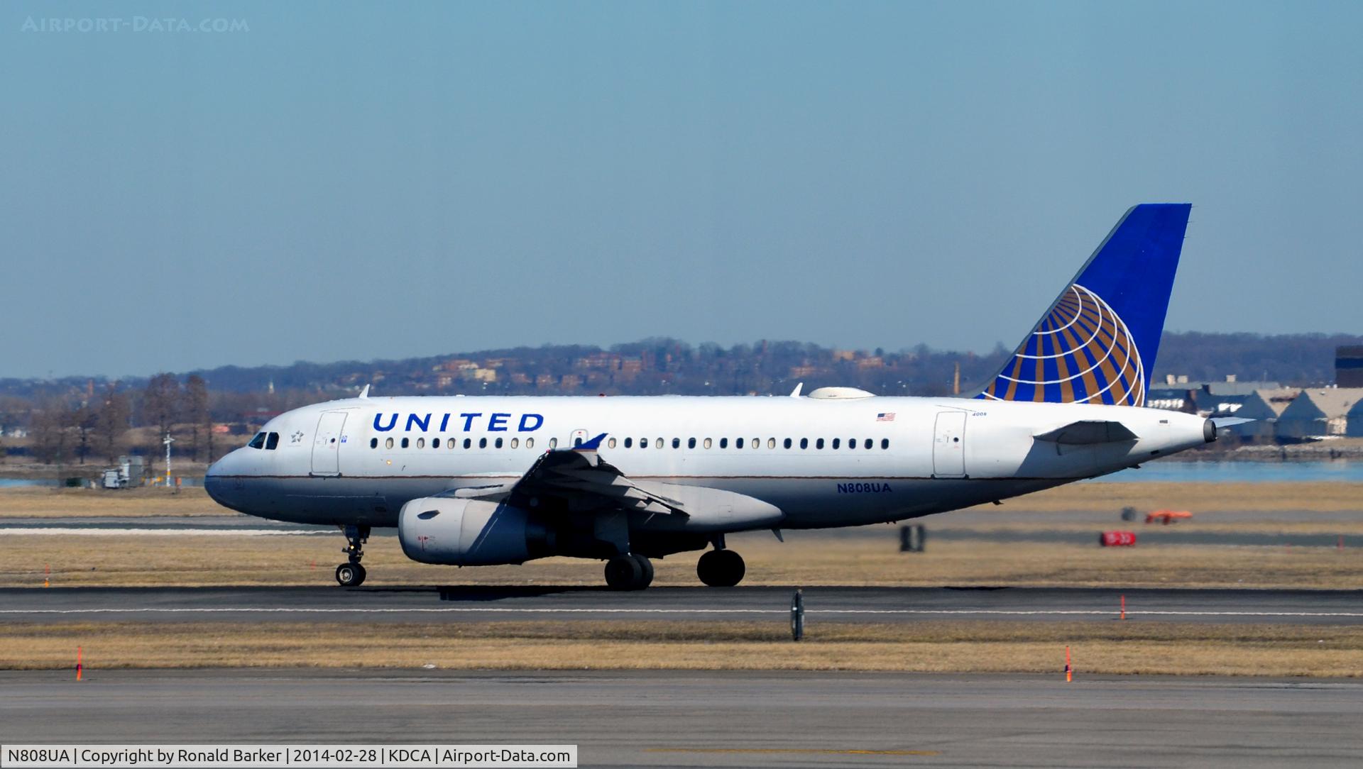 N808UA, 1998 Airbus A319-131 C/N 804, Takeoff roll National