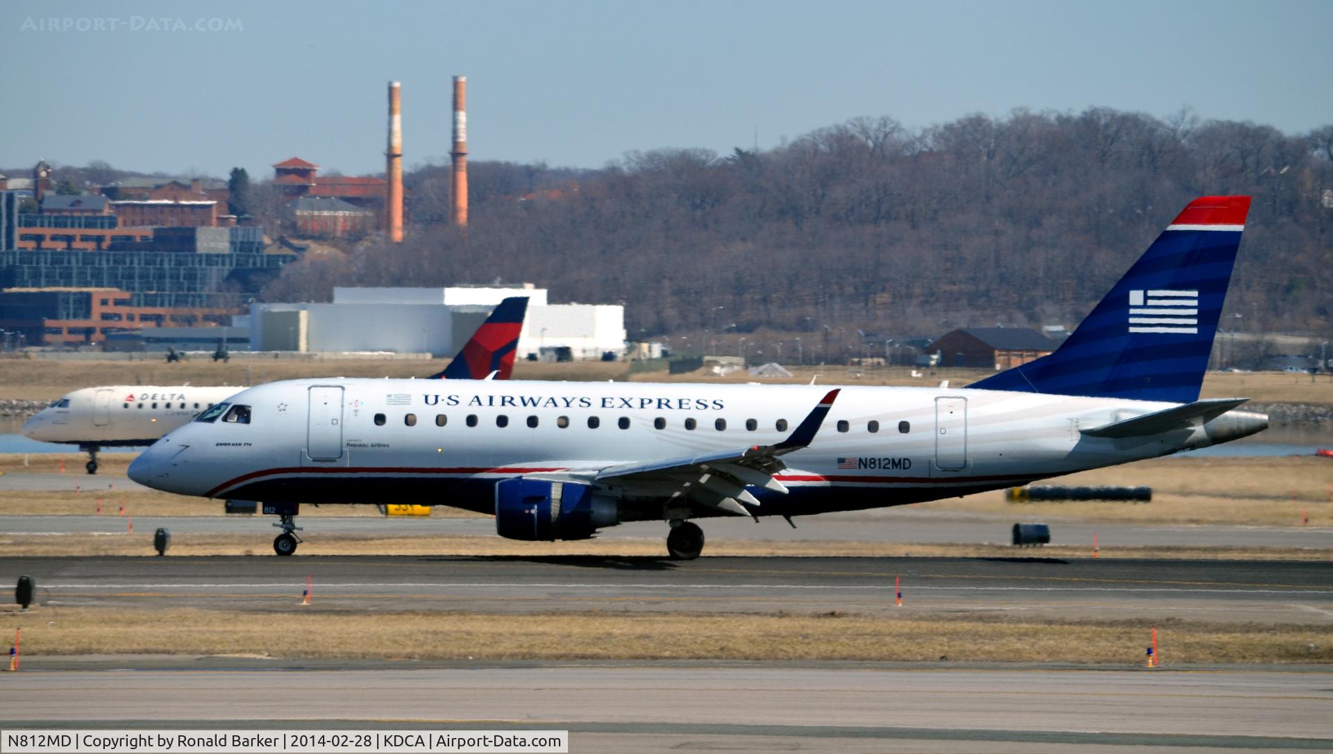 N812MD, 2004 Embraer 170SU (ERJ-170-100SU) C/N 17000030, Landing roll National
