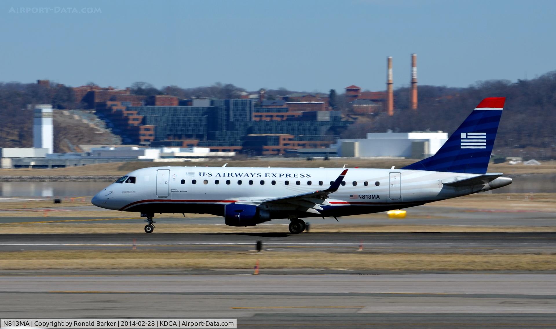 N813MA, 2004 Embraer 170SU (ERJ-170-100SU) C/N 17000031, Takeoff National
