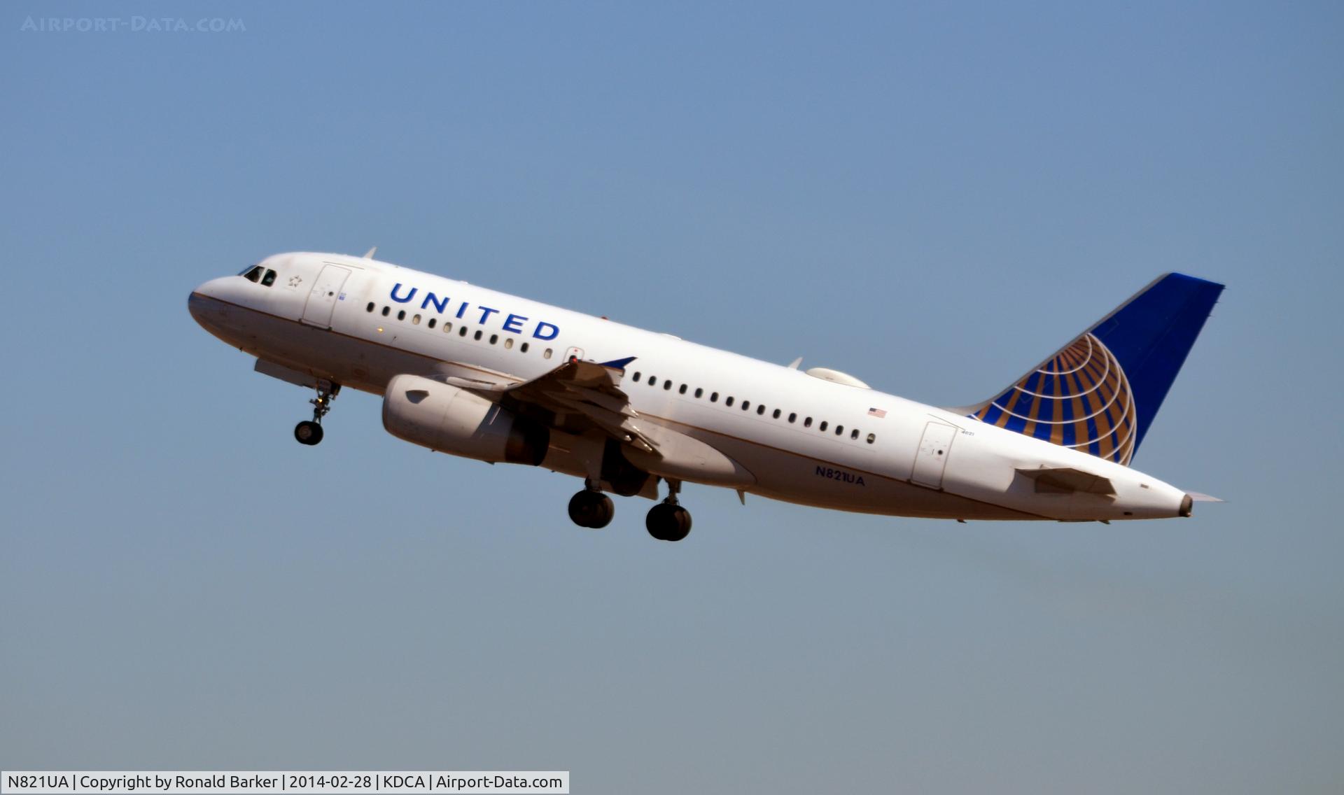 N821UA, 1998 Airbus A319-131 C/N 944, Takeoff National