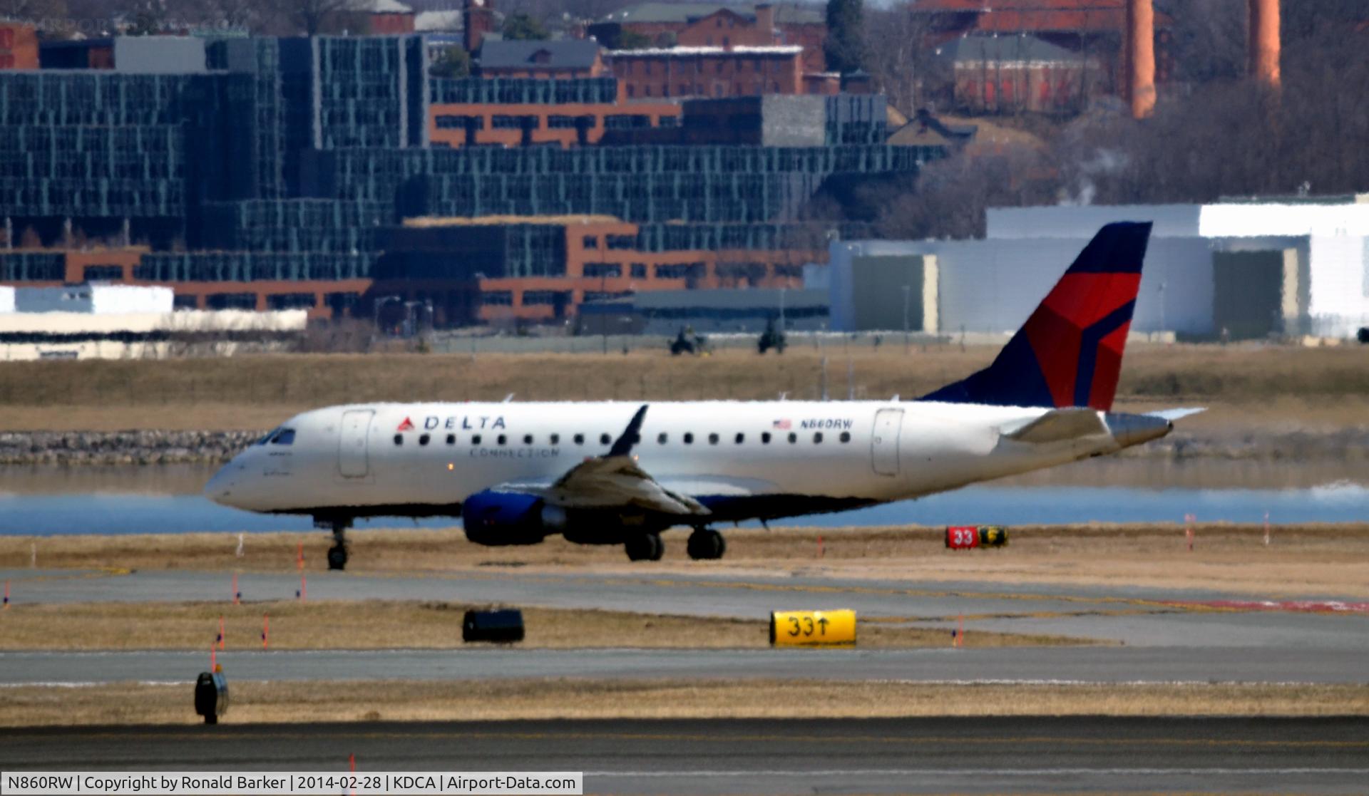N860RW, 2005 Embraer 170SE (ERJ-170-100SE) C/N 17000084, Parked National