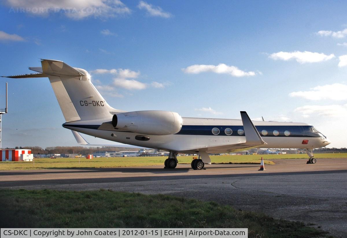 CS-DKC, 2005 Gulfstream Aerospace GV-SP (G550) C/N 5057, At Sigs