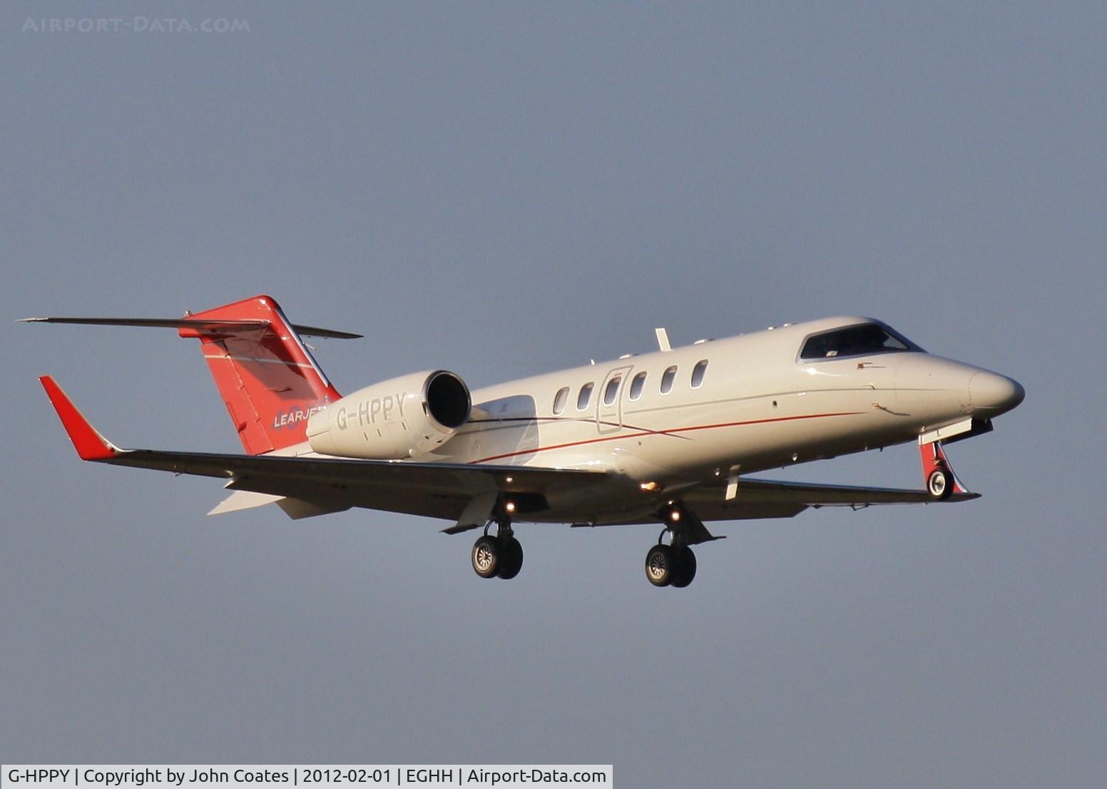 G-HPPY, 2008 Learjet 45 C/N 45-2102, Approach to 08
