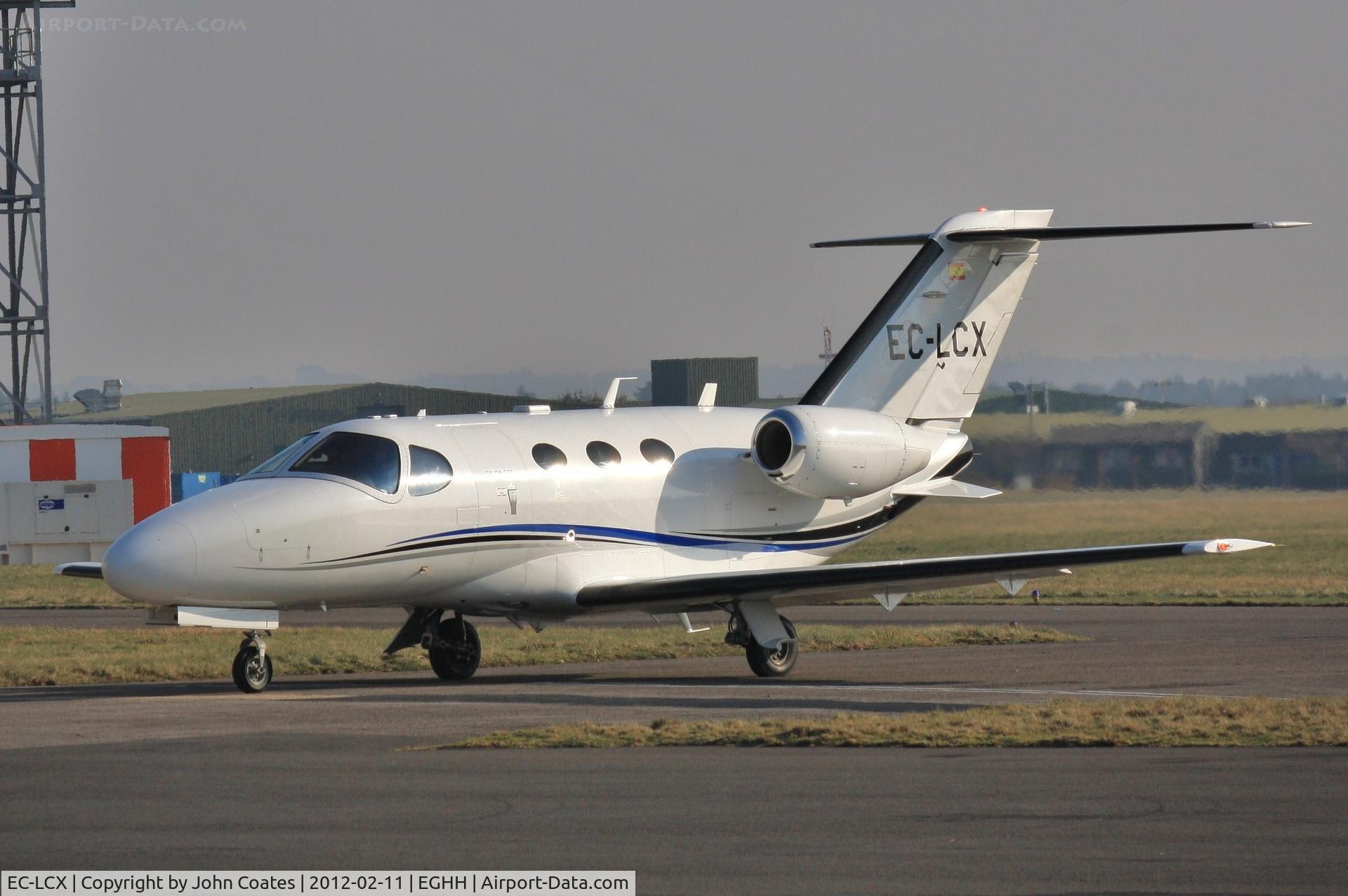 EC-LCX, 2009 Cessna 510 Citation Mustang Citation Mustang C/N 510-0235, Arriving at Sigs