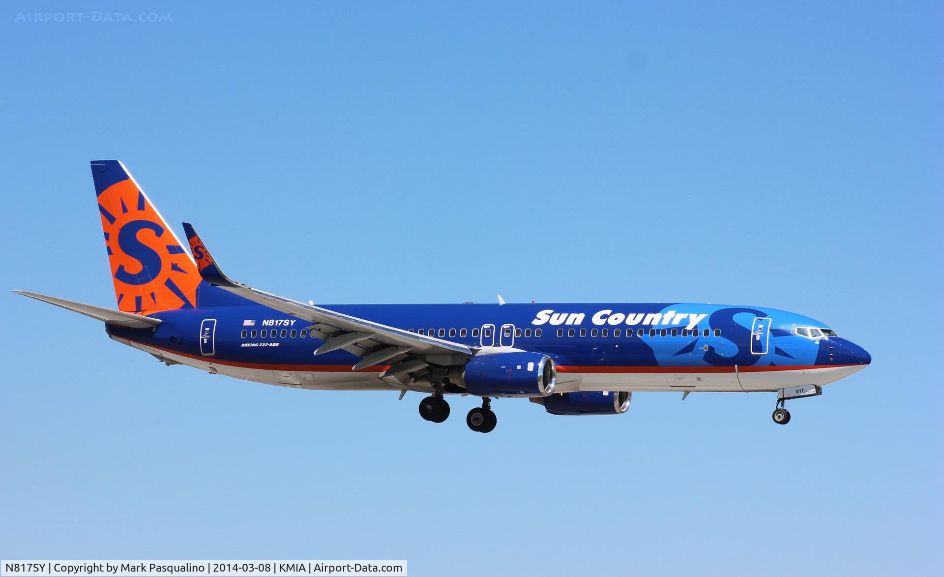 N817SY, 2001 Boeing 737-8K2 C/N 30392, Boeing 737-800