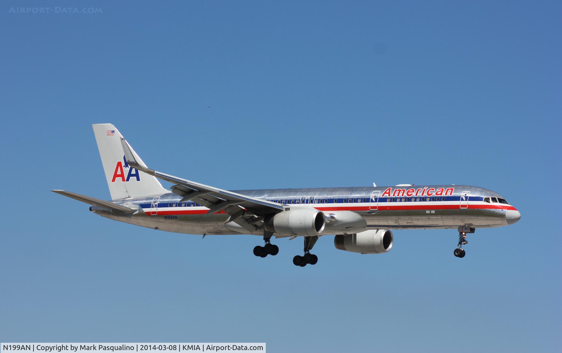 N199AN, 2001 Boeing 757-223 C/N 32393, Boeing 757-200
