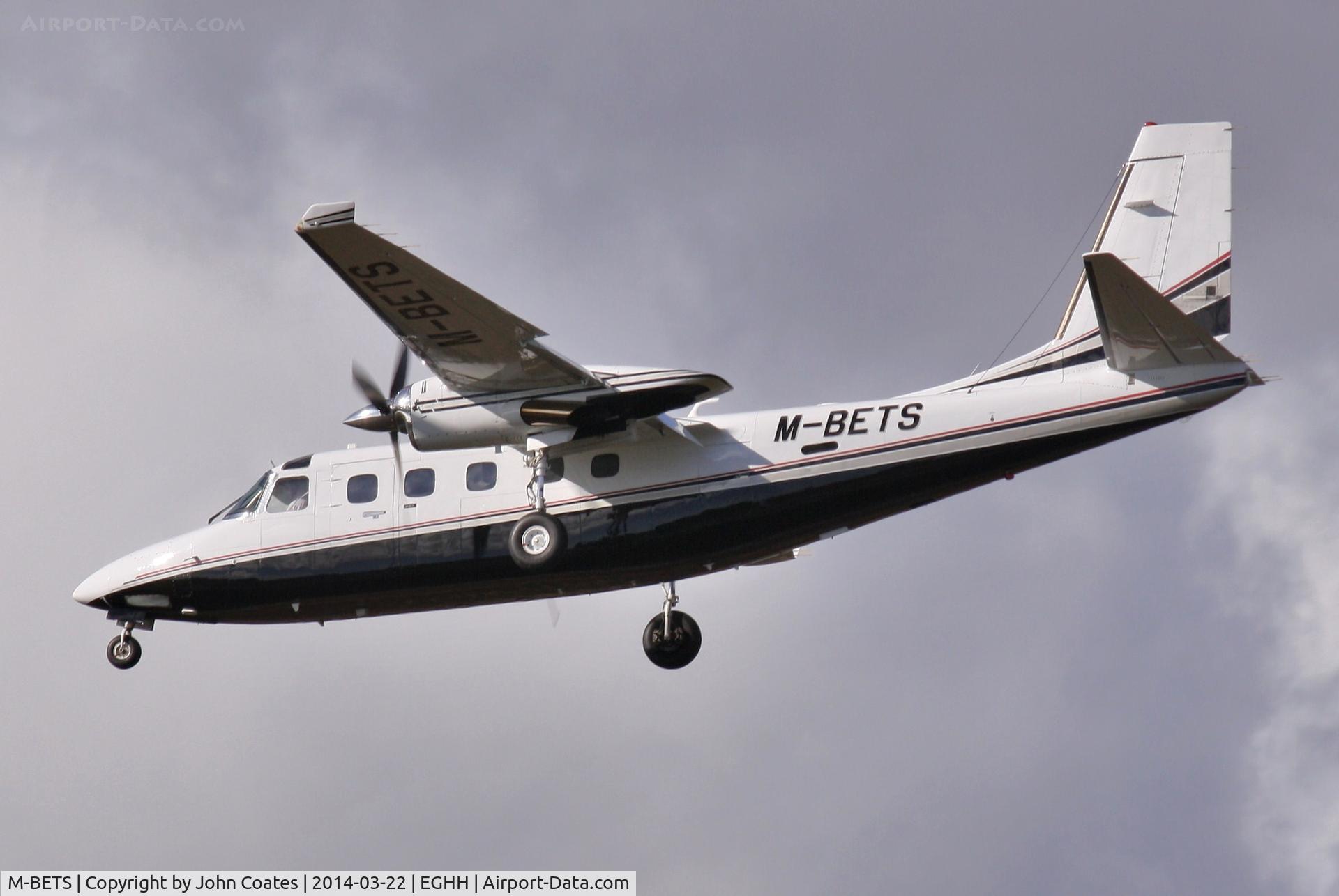 M-BETS, 1982 Gulfstream American 695A Jetprop 1000 C/N 96034, Arriving to Cega