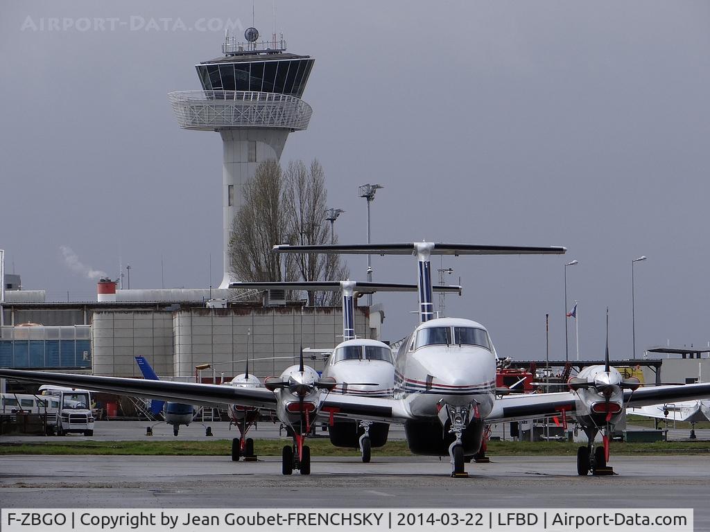 F-ZBGO, 2012 Hawker Beechcraft 350i Super King Air (B300) C/N FL-800, Douanes Françaises