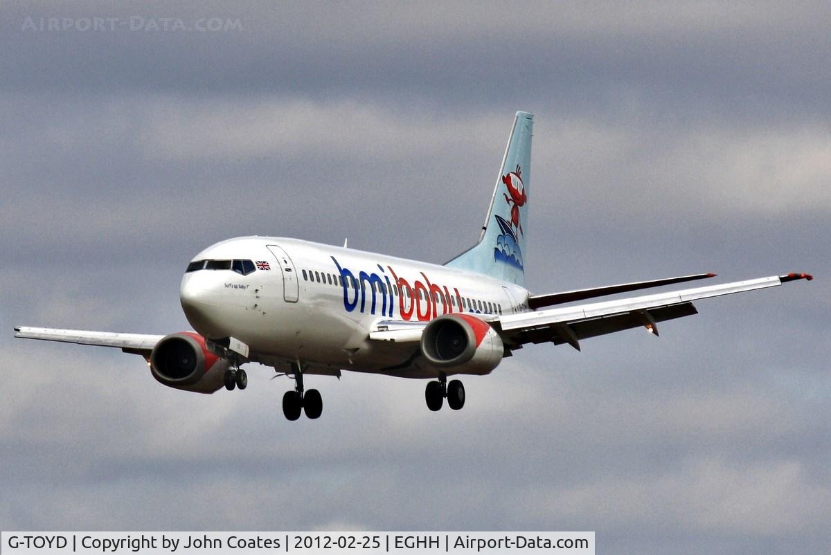 G-TOYD, 1994 Boeing 737-3Q8 C/N 26307, On approach